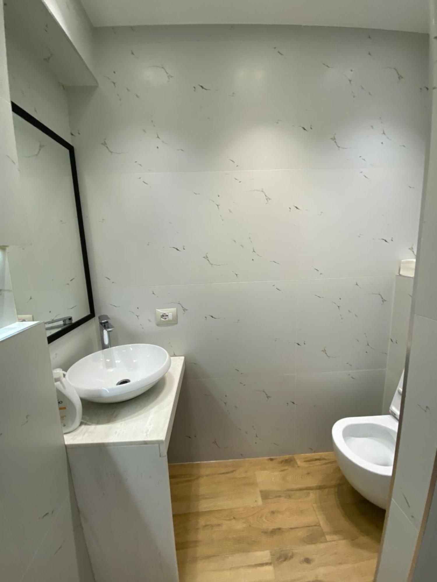 Cozycomfy Studio Тирана Екстериор снимка